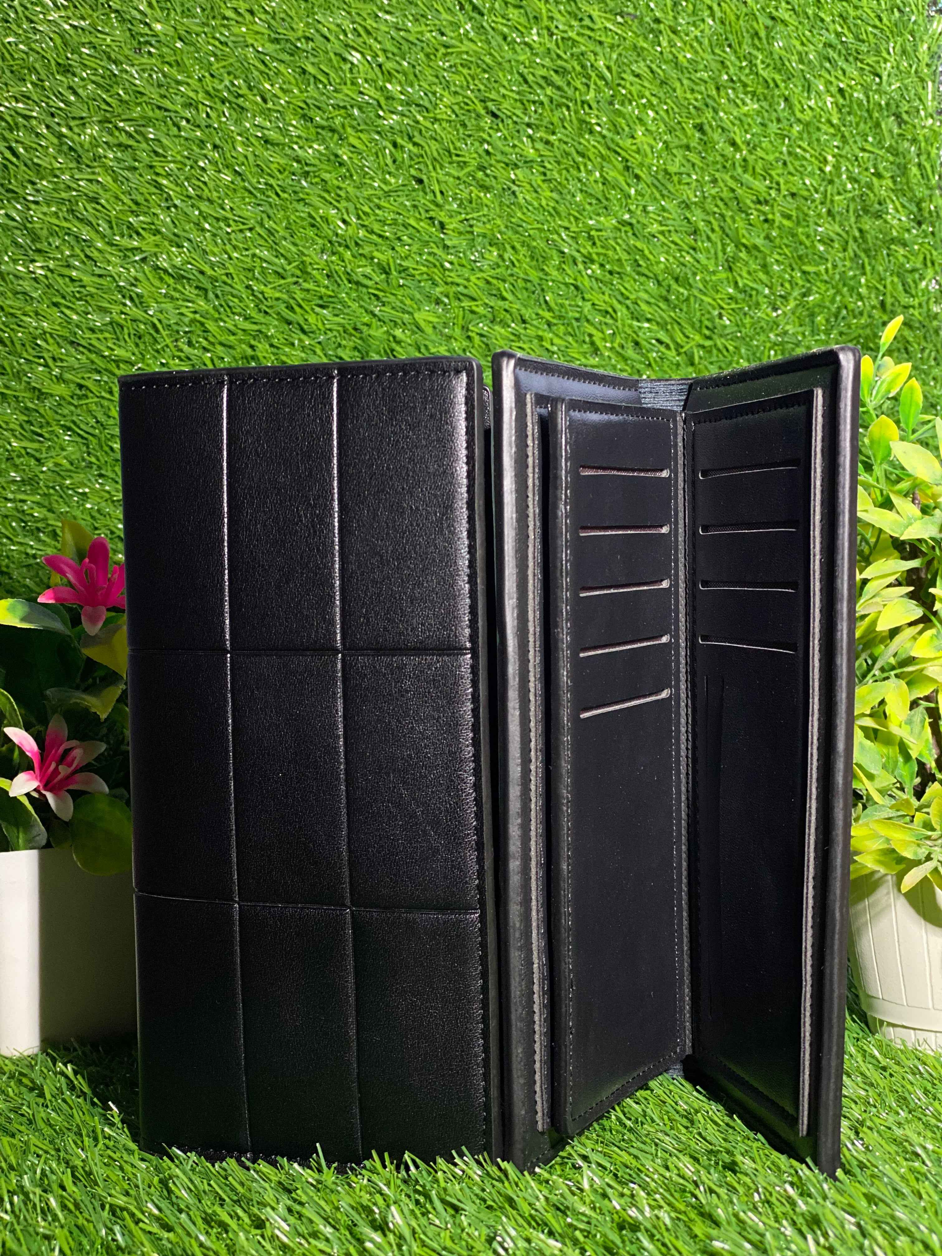 Elegant Black Leather Long Wallet with Grid Pattern and Multi-Card Slots
