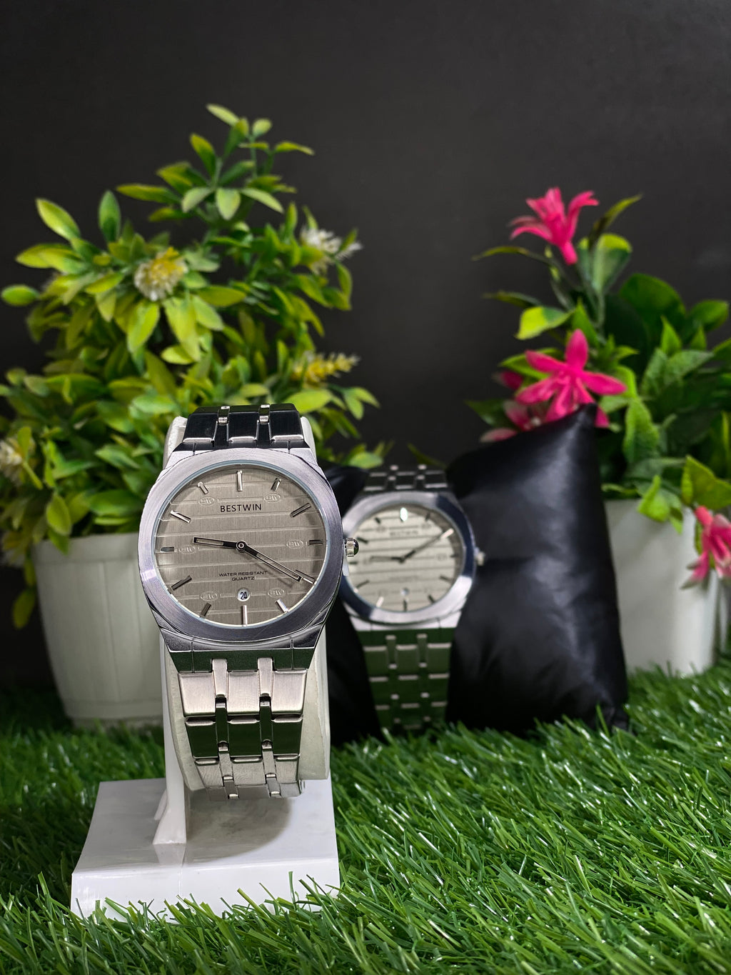 Classic Silver Stainless Steel Watch with Slim Textured Dial – Minimalism Meets Precision