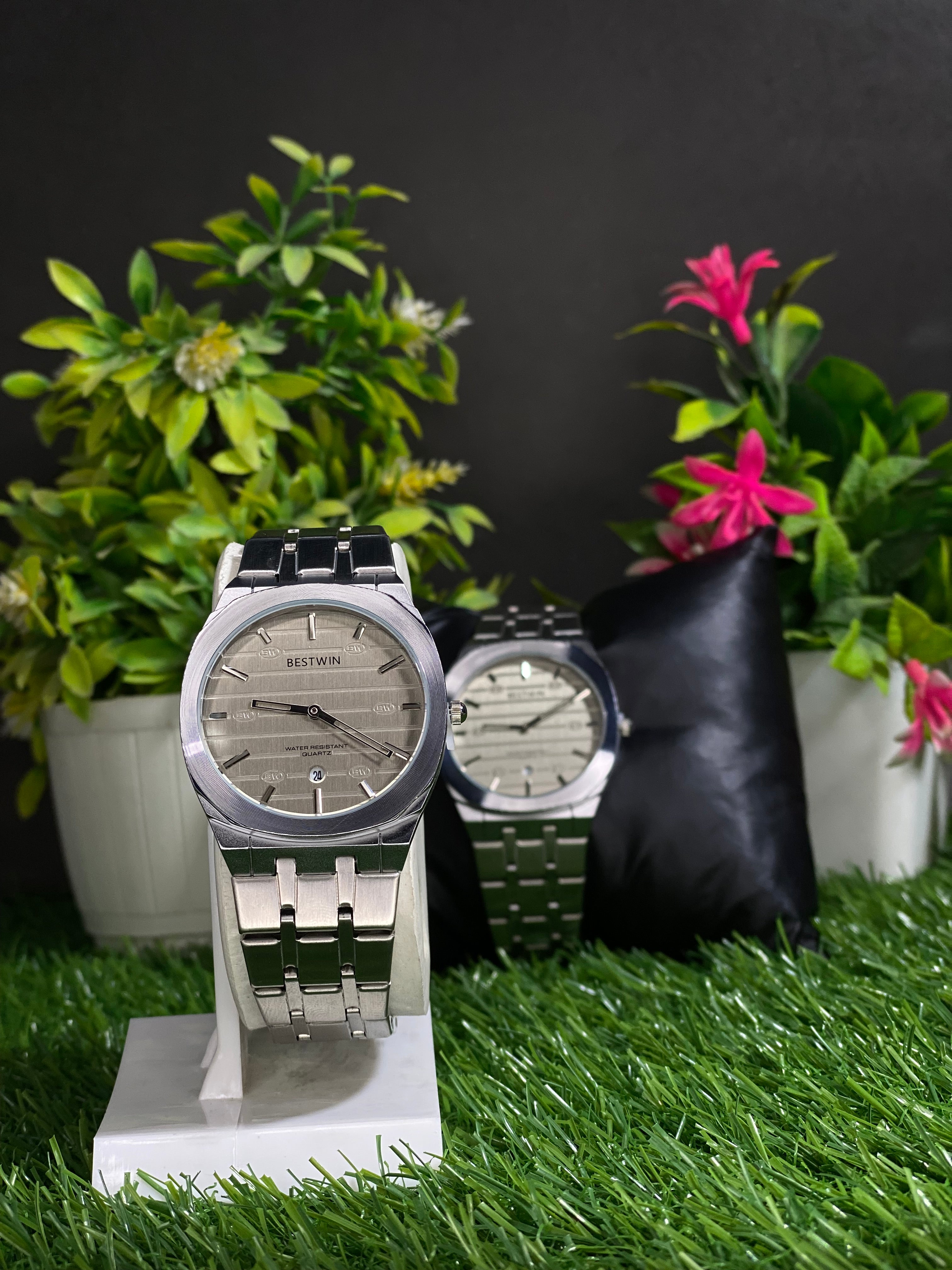 Classic Silver Stainless Steel Watch with Slim Textured Dial – Minimalism Meets Precision