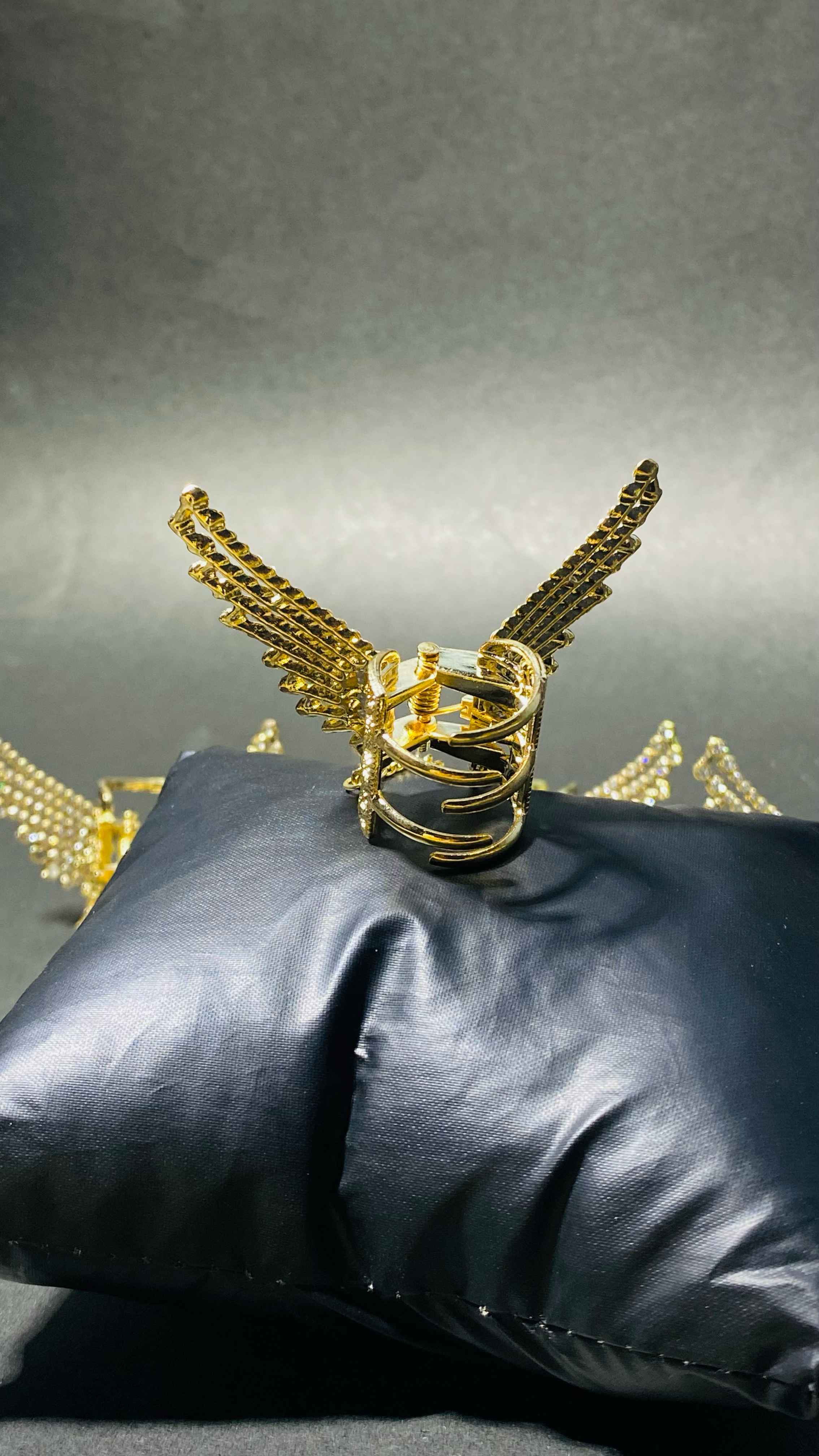 Luxury Gold Wing Hair Clip with Crystal Accents and Pearl Drops