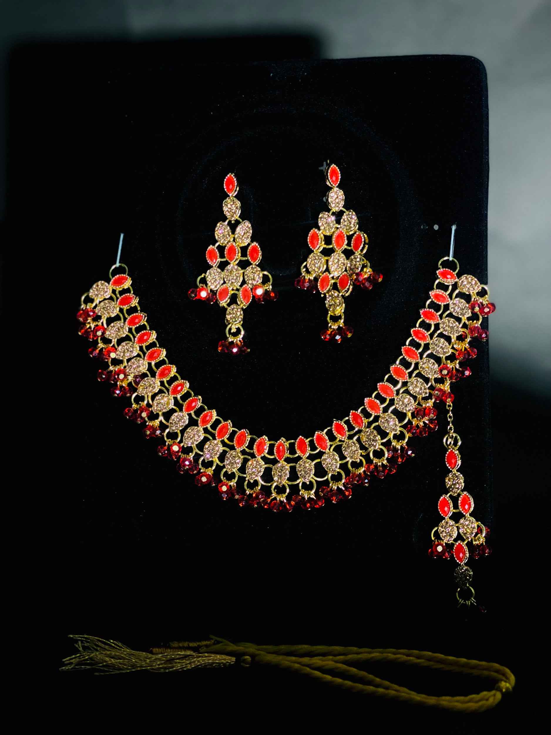Red and Gold Bridal Jewelry Set – Sparkling Choker, Earrings & Maang Tikka with Crystal Detailing