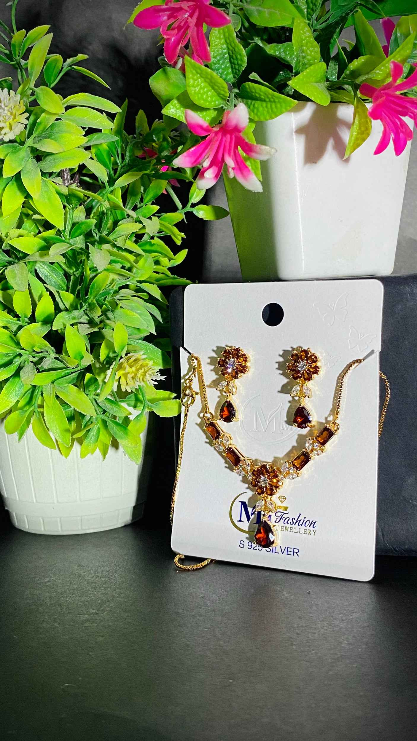 Radiant Golden-Brown Stone Jewelry Set with Floral Accents