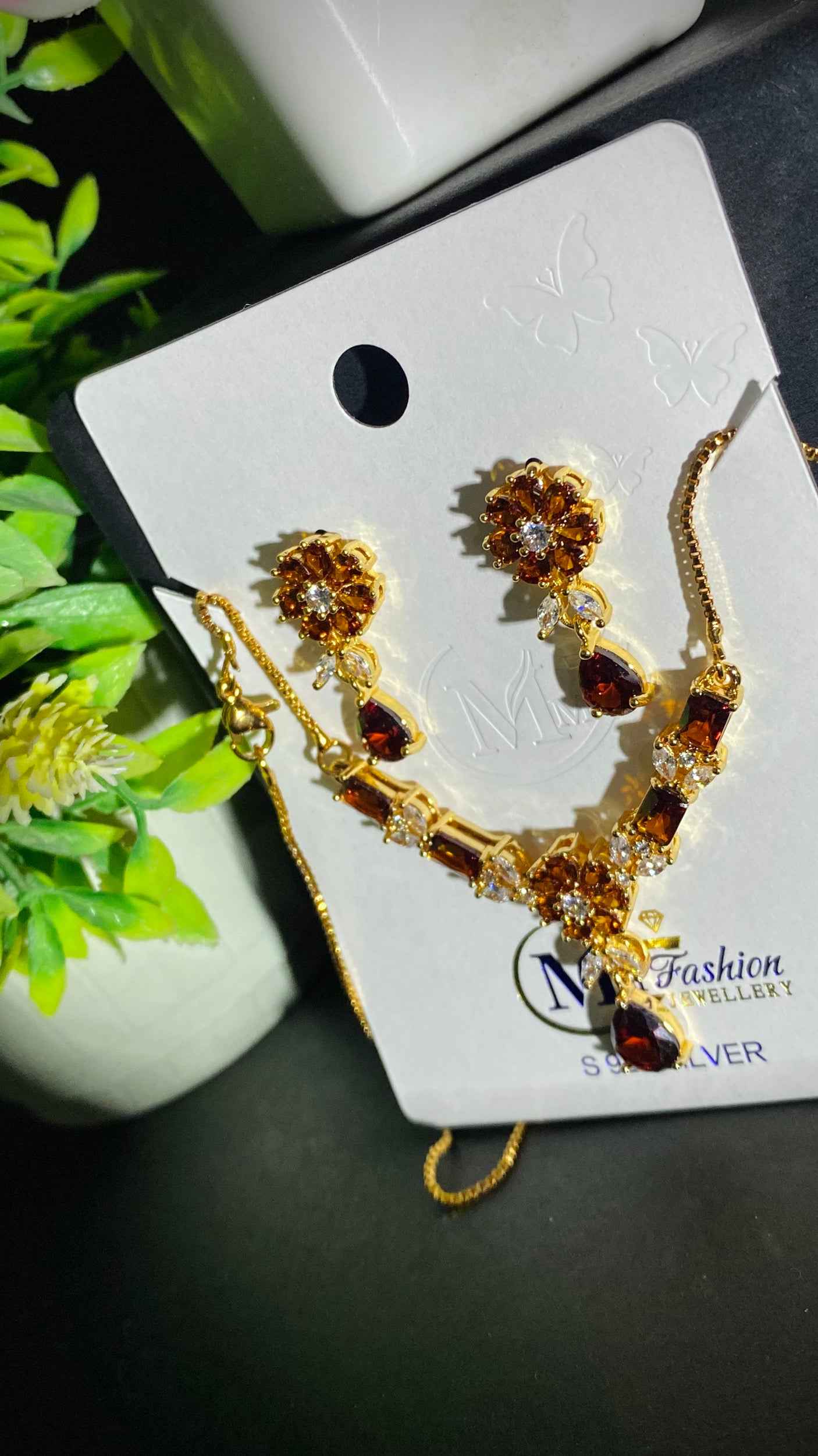 Radiant Golden-Brown Stone Jewelry Set with Floral Accents